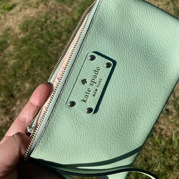 Kate Spade Wristlet - Picture 8 of 9